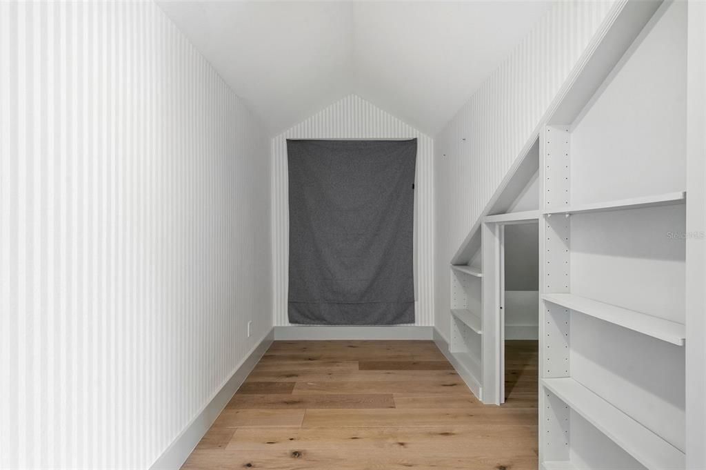 For Rent: $6,500 (3 beds, 2 baths, 2713 Square Feet)