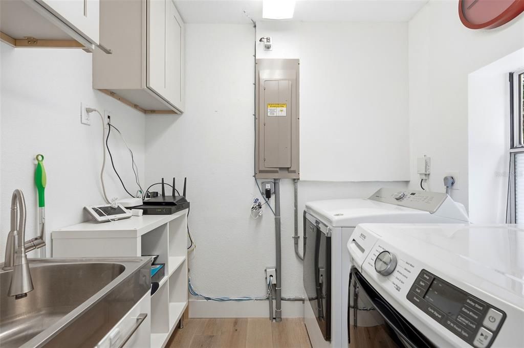 For Rent: $6,500 (3 beds, 2 baths, 2713 Square Feet)