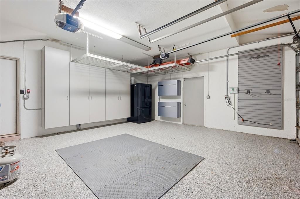 For Rent: $6,500 (3 beds, 2 baths, 2713 Square Feet)