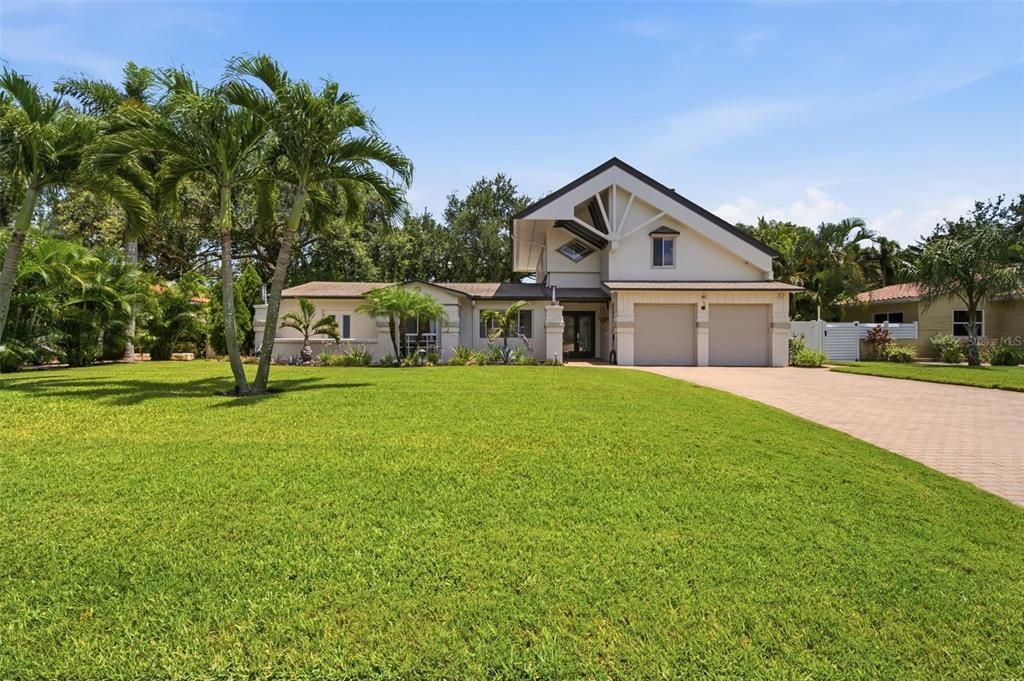 For Rent: $6,500 (3 beds, 2 baths, 2713 Square Feet)