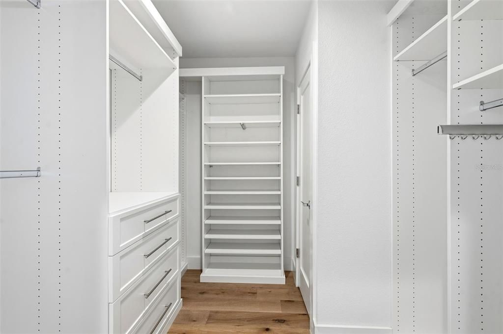 For Rent: $6,500 (3 beds, 2 baths, 2713 Square Feet)