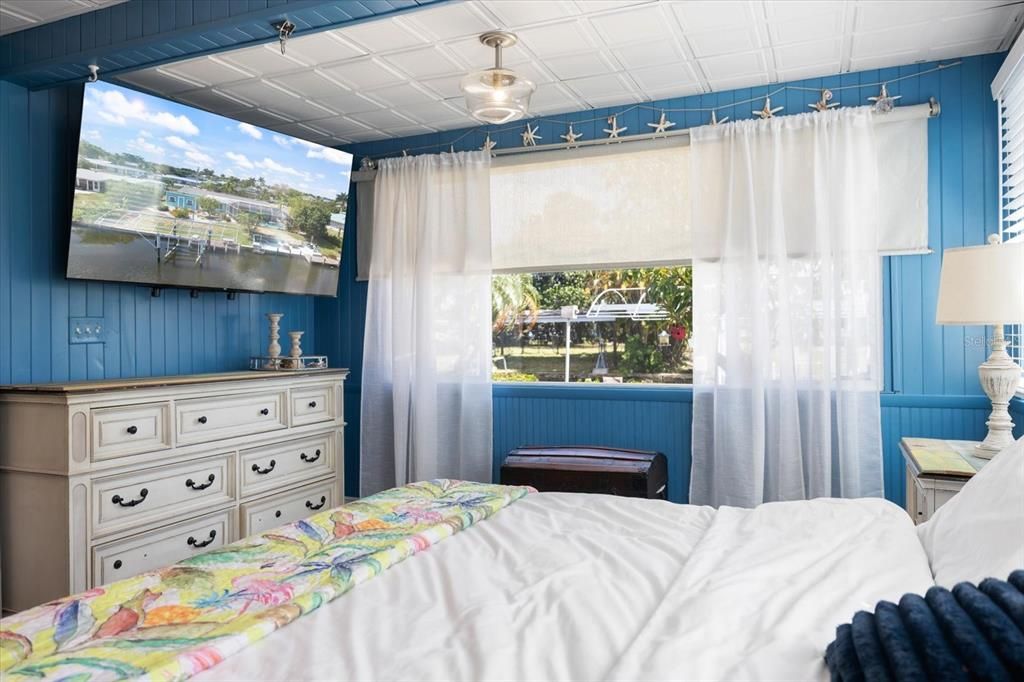 For Sale: $469,900 (4 beds, 2 baths, 1768 Square Feet)