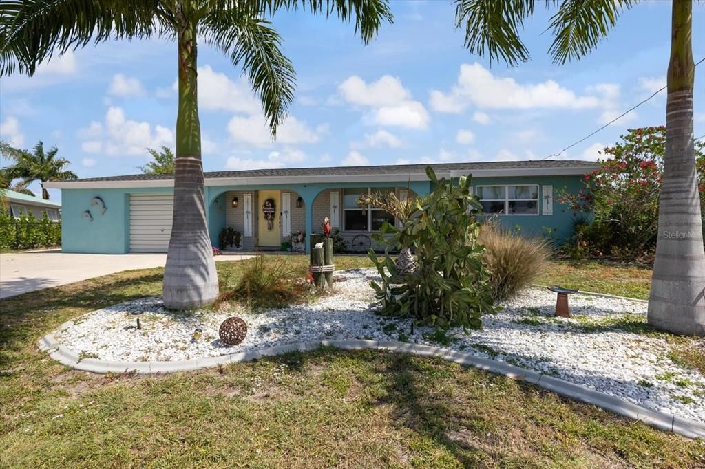 For Sale: $469,900 (4 beds, 2 baths, 1768 Square Feet)