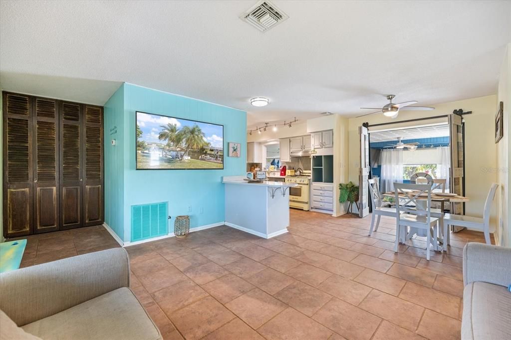 For Sale: $469,900 (4 beds, 2 baths, 1768 Square Feet)