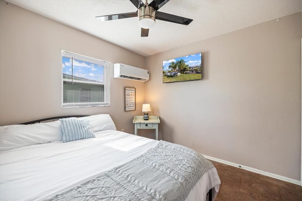 For Sale: $469,900 (4 beds, 2 baths, 1768 Square Feet)