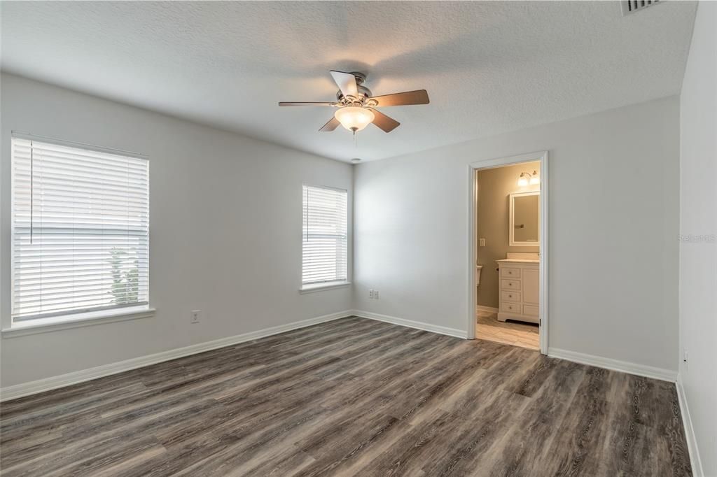 For Sale: $364,900 (3 beds, 2 baths, 1492 Square Feet)