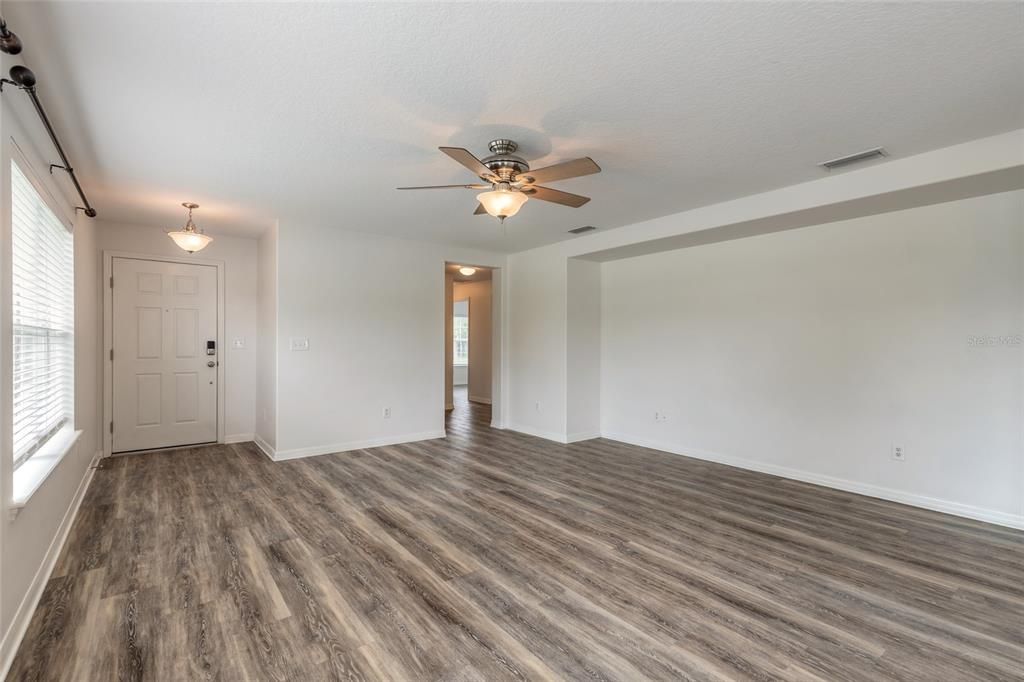 For Sale: $364,900 (3 beds, 2 baths, 1492 Square Feet)