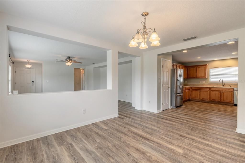 For Sale: $364,900 (3 beds, 2 baths, 1492 Square Feet)