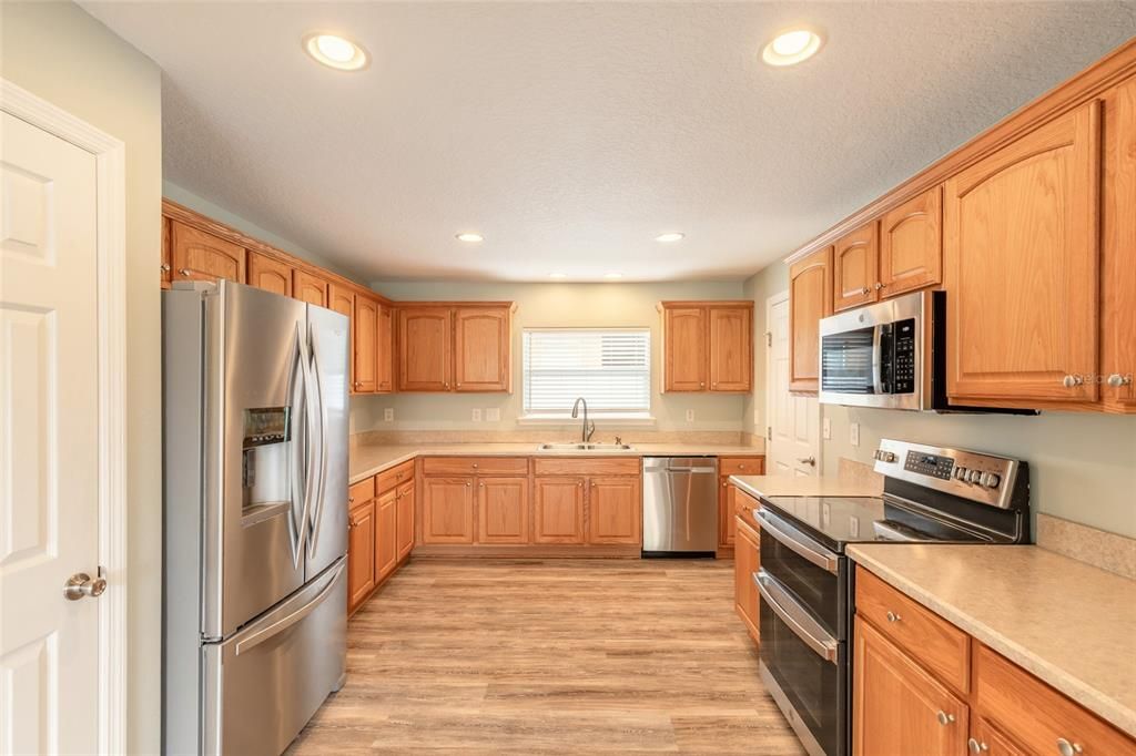 For Sale: $364,900 (3 beds, 2 baths, 1492 Square Feet)