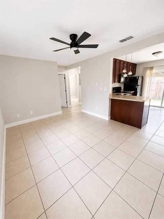 En Venta: $177,000 (2 camas, 1 baños, 677 Pies cuadrados)