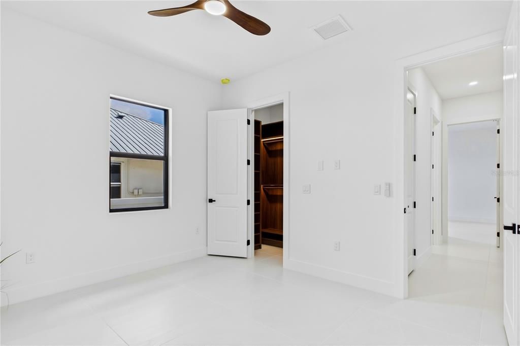 For Sale: $839,900 (3 beds, 3 baths, 2420 Square Feet)
