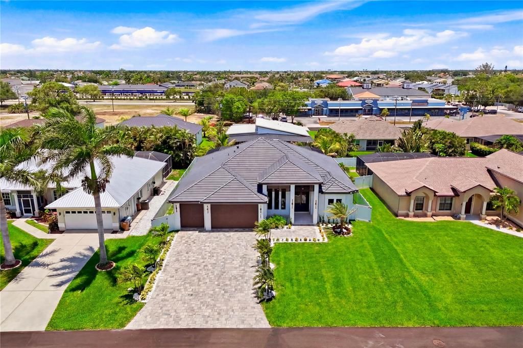 For Sale: $839,900 (3 beds, 3 baths, 2420 Square Feet)