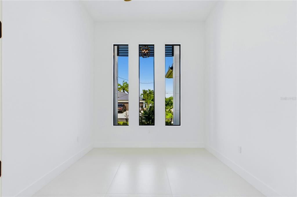 For Sale: $839,900 (3 beds, 3 baths, 2420 Square Feet)