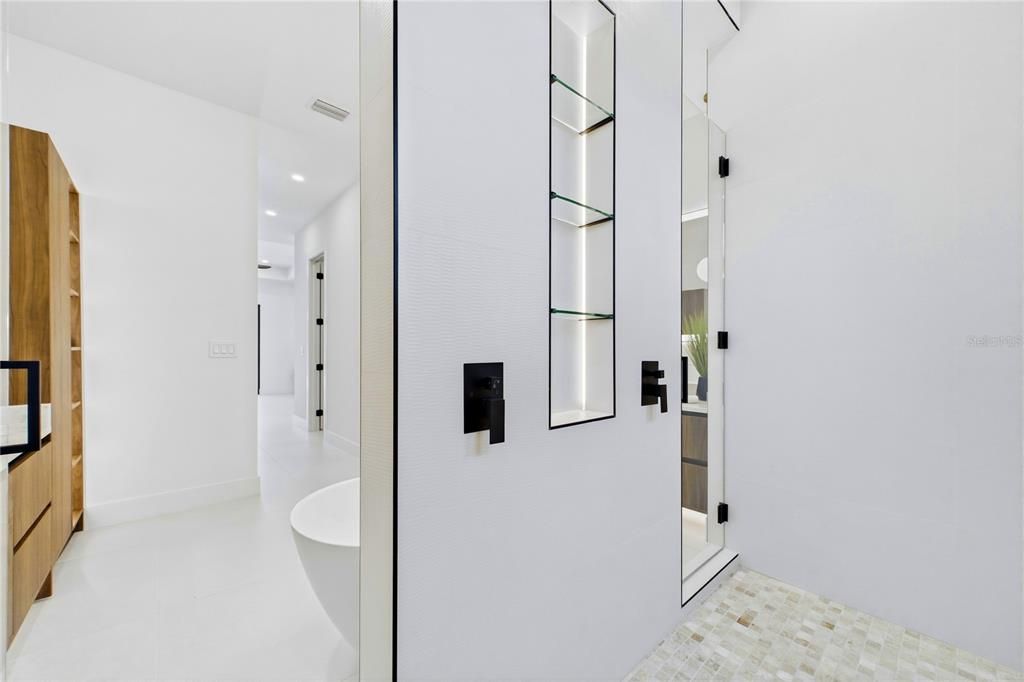 For Sale: $839,900 (3 beds, 3 baths, 2420 Square Feet)