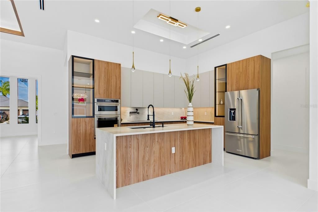 For Sale: $839,900 (3 beds, 3 baths, 2420 Square Feet)