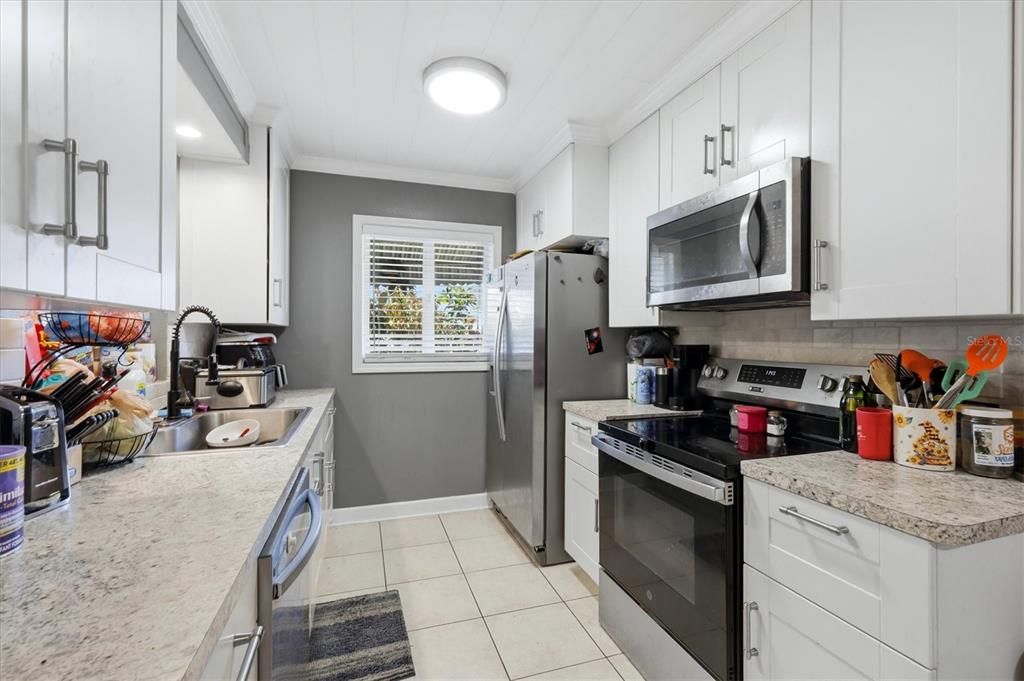 For Sale: $225,000 (2 beds, 2 baths, 1365 Square Feet)