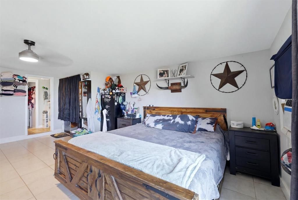 For Sale: $225,000 (2 beds, 2 baths, 1365 Square Feet)