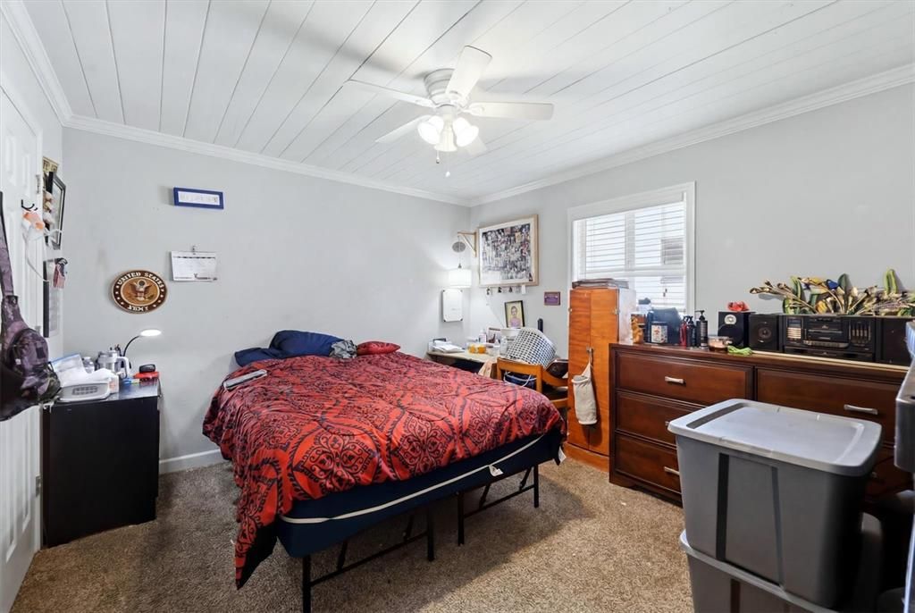 For Sale: $225,000 (2 beds, 2 baths, 1365 Square Feet)