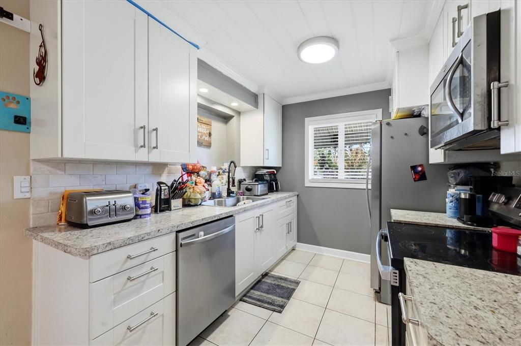 For Sale: $225,000 (2 beds, 2 baths, 1365 Square Feet)