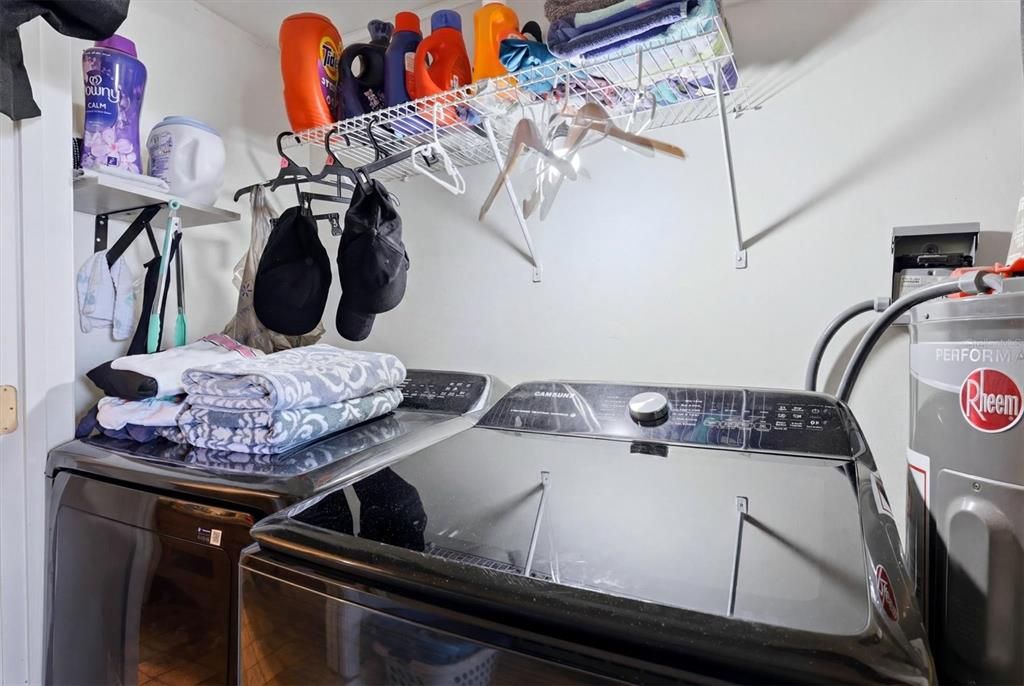 For Sale: $225,000 (2 beds, 2 baths, 1365 Square Feet)