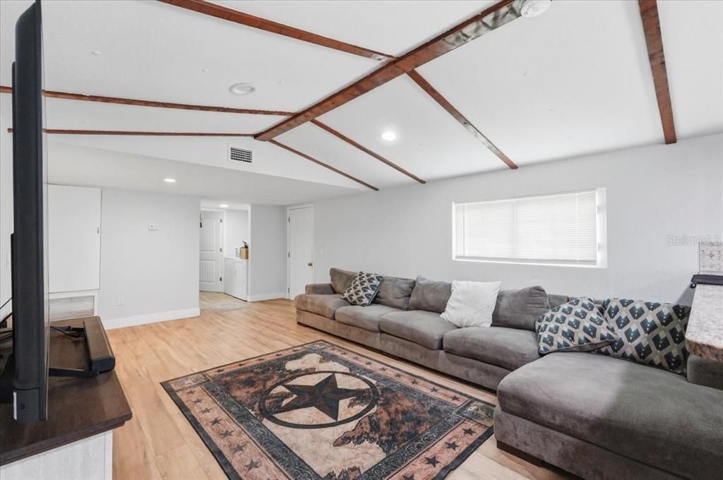 For Sale: $247,000 (3 beds, 2 baths, 1300 Square Feet)