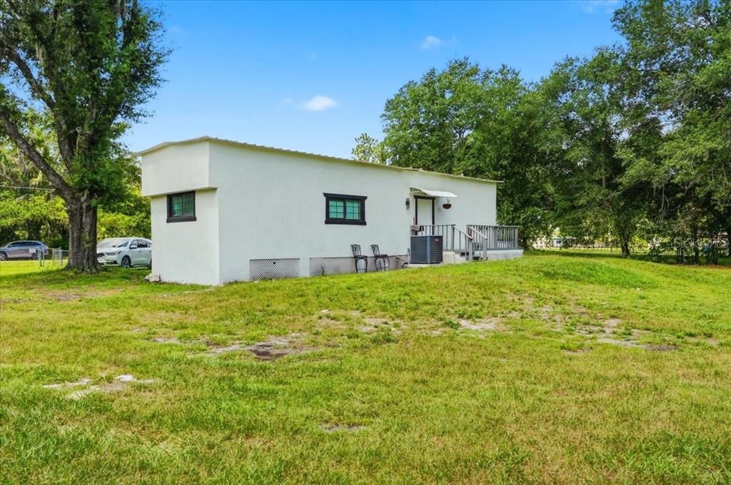 For Sale: $247,000 (3 beds, 2 baths, 1300 Square Feet)