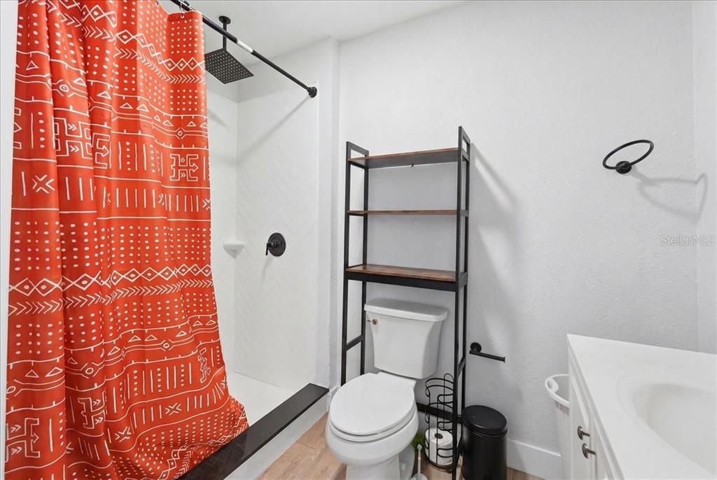 For Sale: $247,000 (3 beds, 2 baths, 1300 Square Feet)