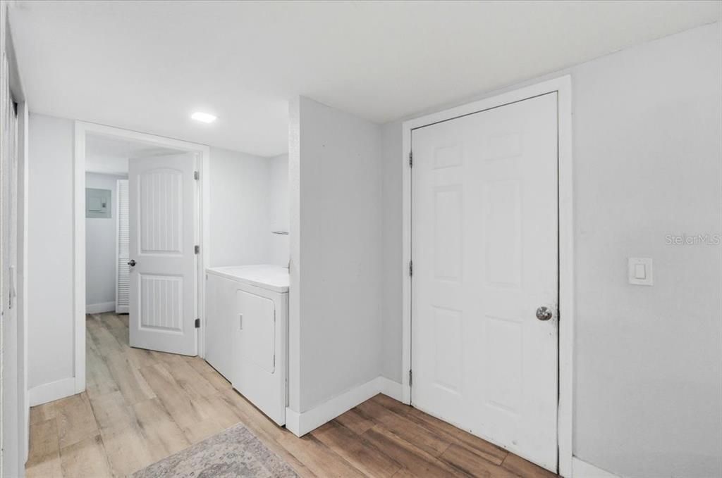 For Sale: $247,000 (3 beds, 2 baths, 1300 Square Feet)