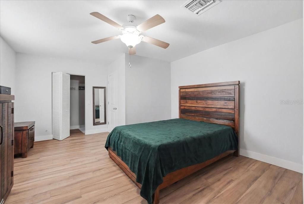 For Sale: $247,000 (3 beds, 2 baths, 1300 Square Feet)