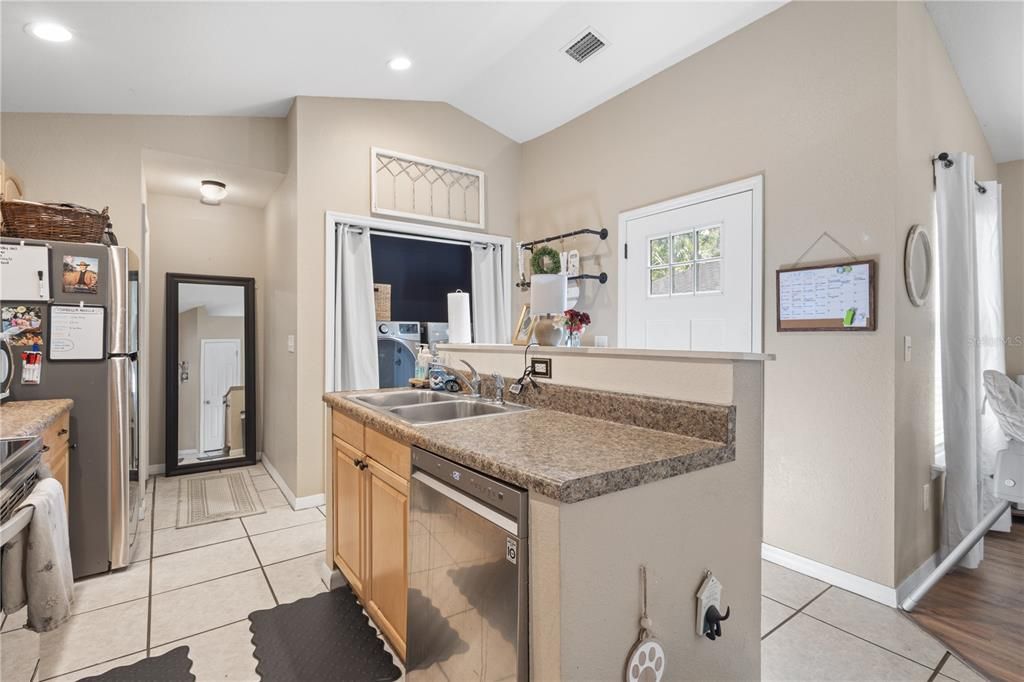 For Sale: $219,900 (3 beds, 2 baths, 1163 Square Feet)
