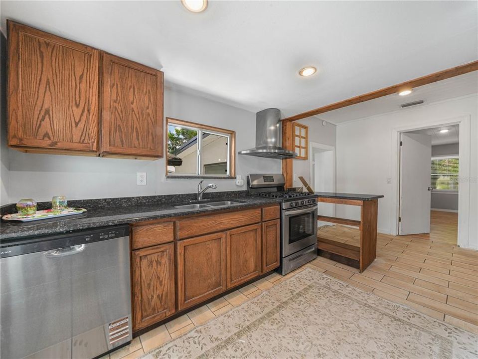 На продажу: $249,000 (3 спален, 2 ванн, 1604 Квадратных фут)