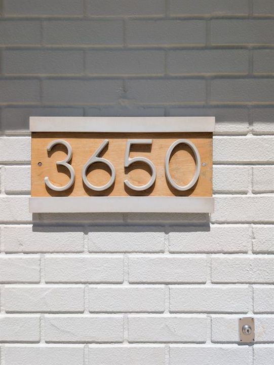 На продажу: $230,000 (2 спален, 1 ванн, 848 Квадратных фут)