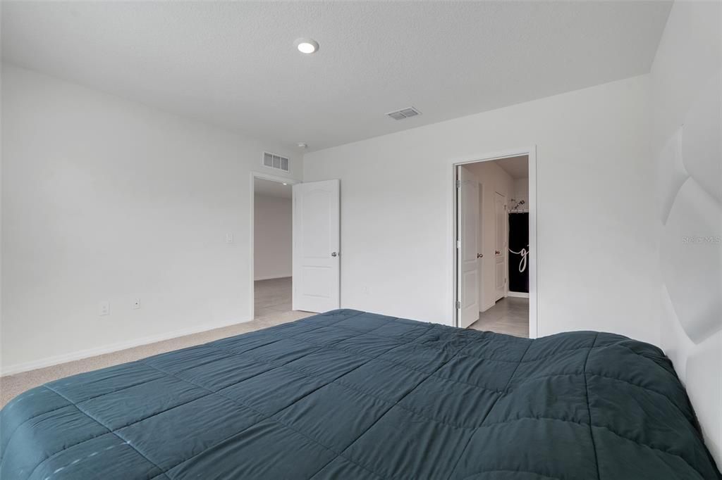 В аренду: $2,200 (3 спален, 2 ванн, 1645 Квадратных фут)