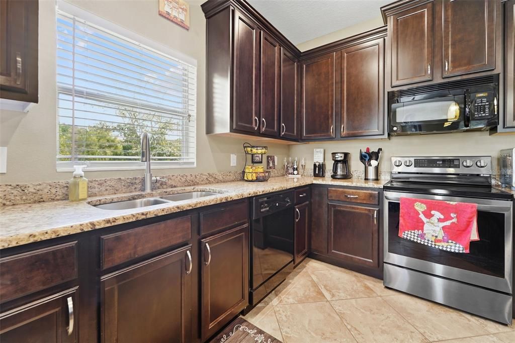 На продажу: $799,900 (4 спален, 3 ванн, 2184 Квадратных фут)