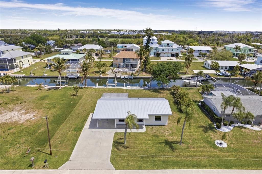 For Sale: $639,000 (2 beds, 1 baths, 1056 Square Feet)