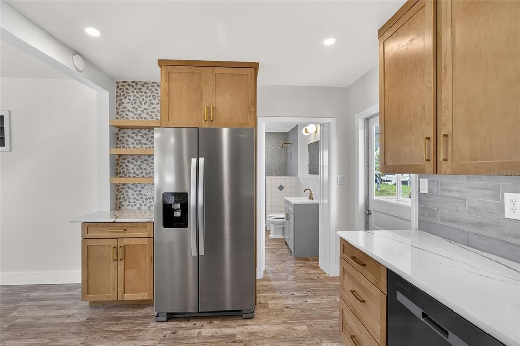 For Sale: $639,000 (2 beds, 1 baths, 1056 Square Feet)