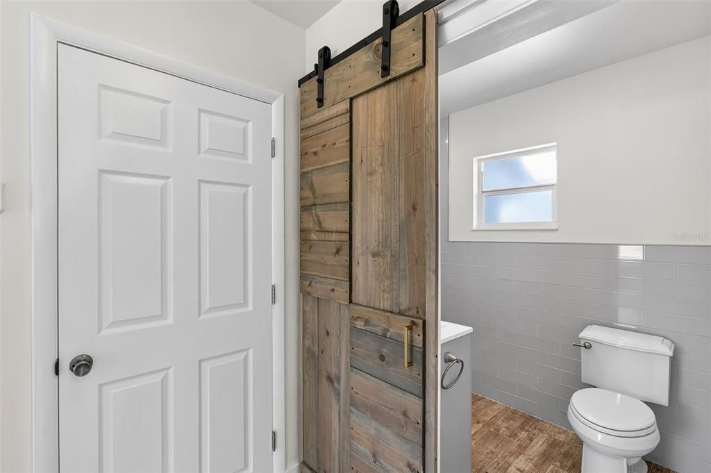 For Sale: $639,000 (2 beds, 1 baths, 1056 Square Feet)