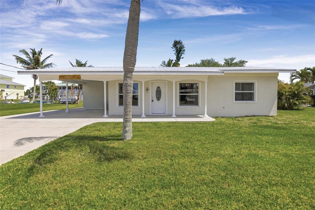 For Sale: $639,000 (2 beds, 1 baths, 1056 Square Feet)