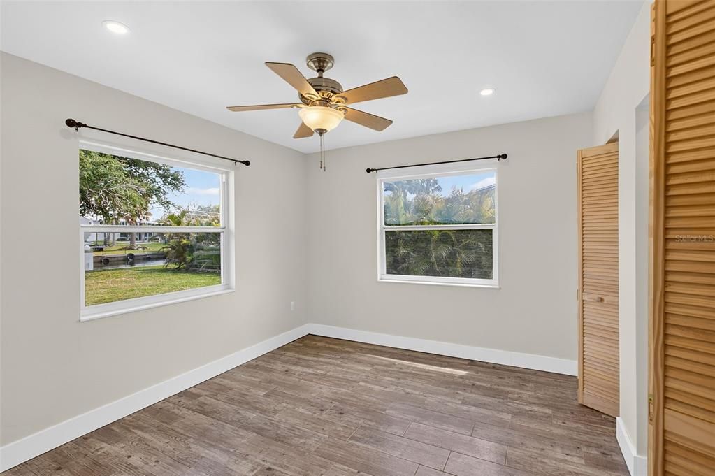 For Sale: $639,000 (2 beds, 1 baths, 1056 Square Feet)