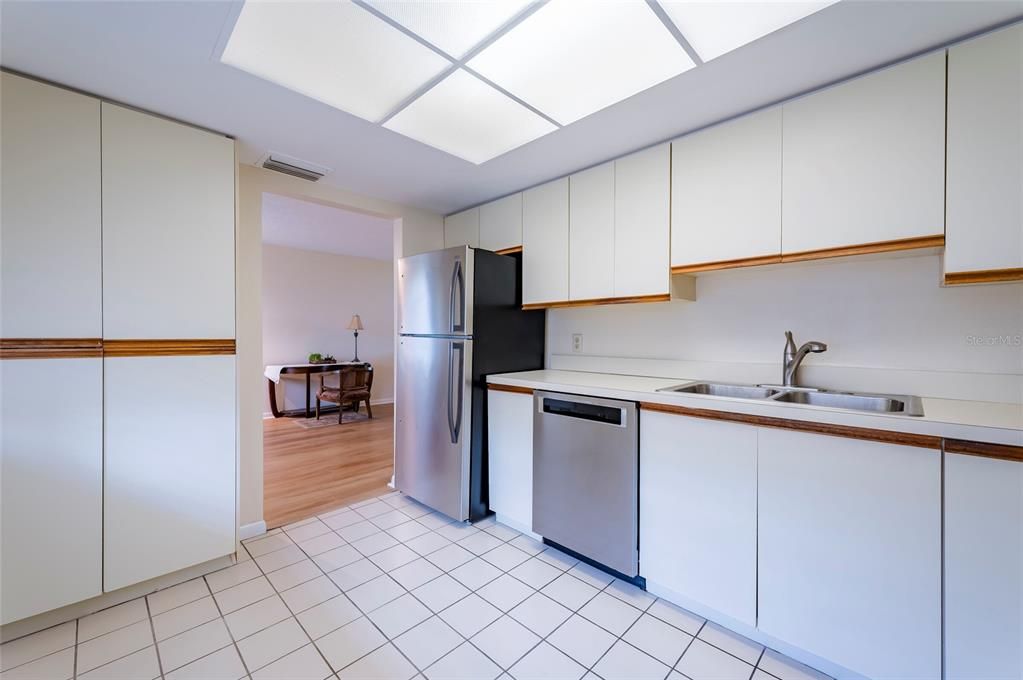 На продажу: $152,500 (1 спален, 1 ванн, 920 Квадратных фут)