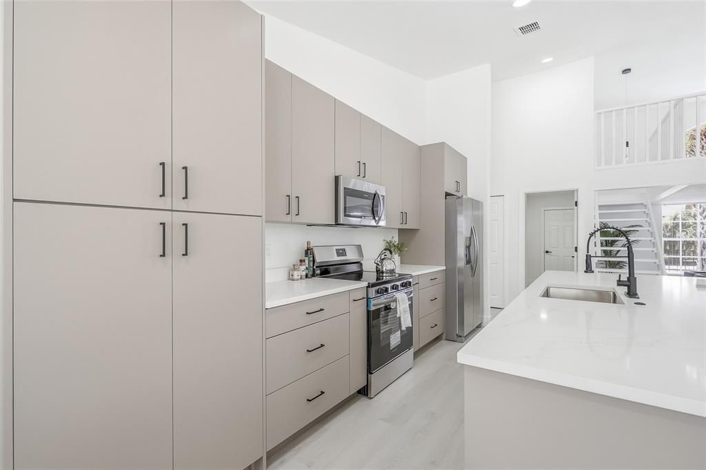 На продажу: $579,900 (3 спален, 2 ванн, 2292 Квадратных фут)
