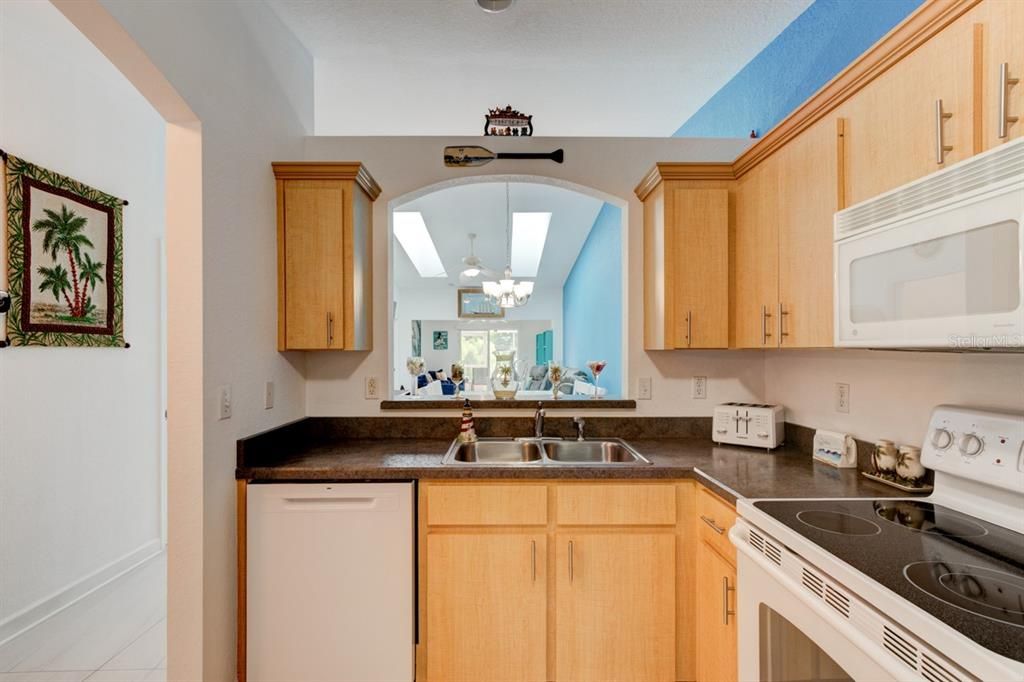En Venta: $329,000 (3 camas, 2 baños, 1378 Pies cuadrados)