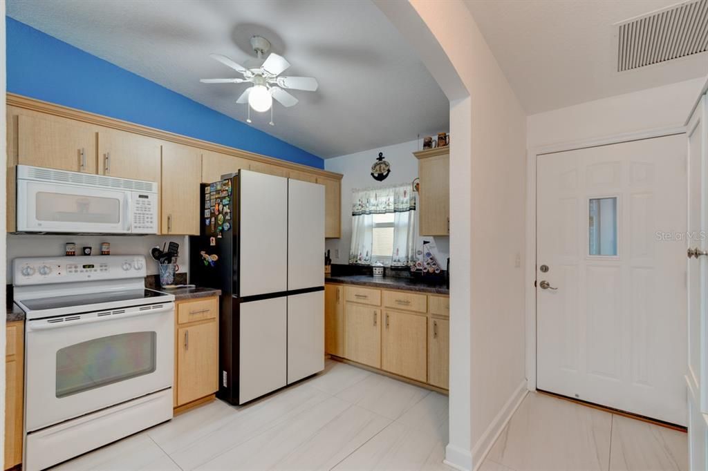En Venta: $329,000 (3 camas, 2 baños, 1378 Pies cuadrados)