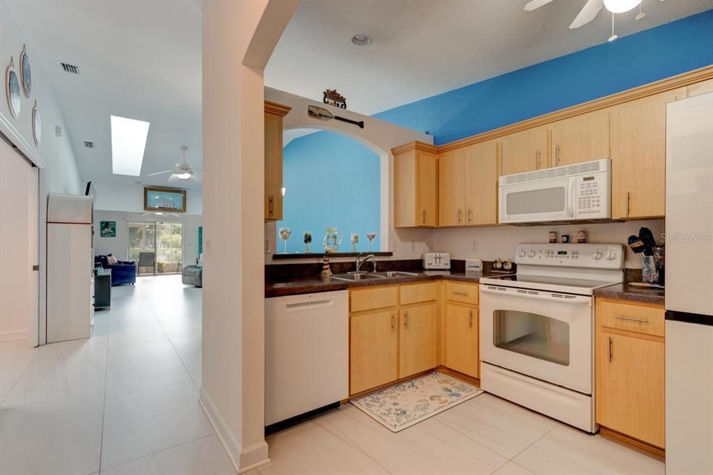 En Venta: $329,000 (3 camas, 2 baños, 1378 Pies cuadrados)