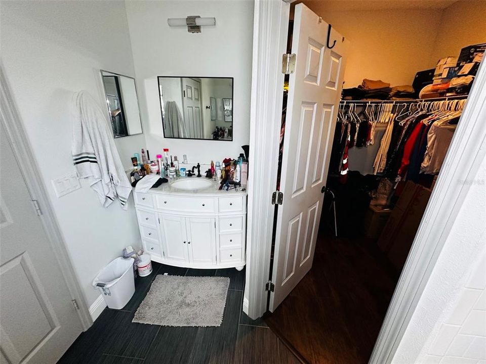 For Sale: $325,000 (3 beds, 2 baths, 1459 Square Feet)