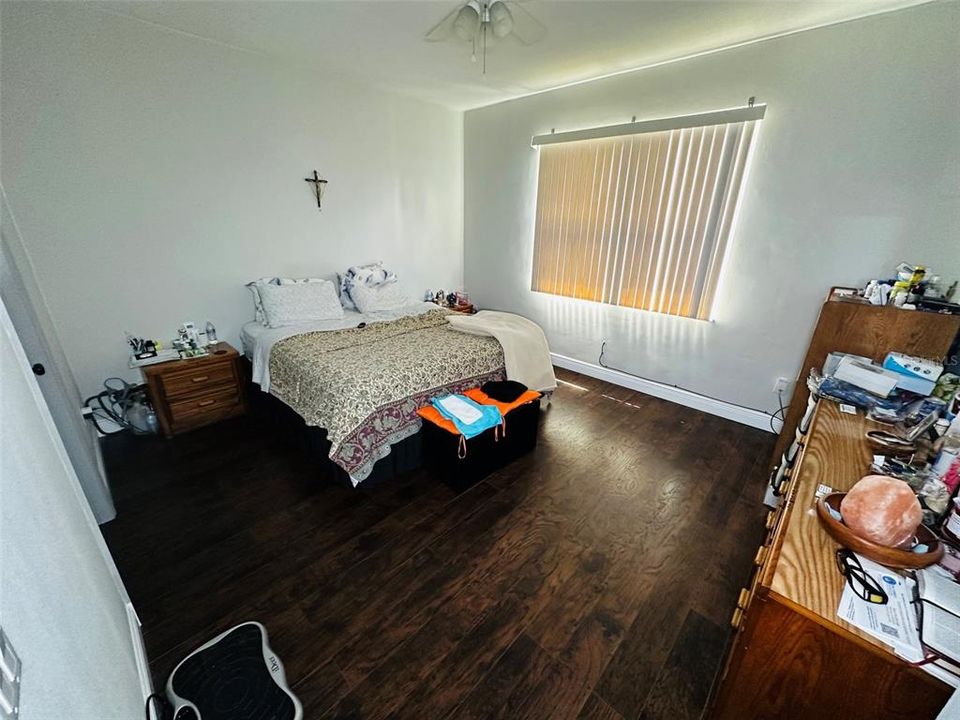 For Sale: $325,000 (3 beds, 2 baths, 1459 Square Feet)