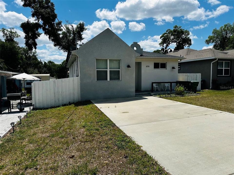 For Sale: $325,000 (3 beds, 2 baths, 1459 Square Feet)