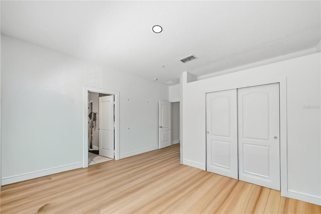 For Sale: $370,000 (3 beds, 2 baths, 1614 Square Feet)