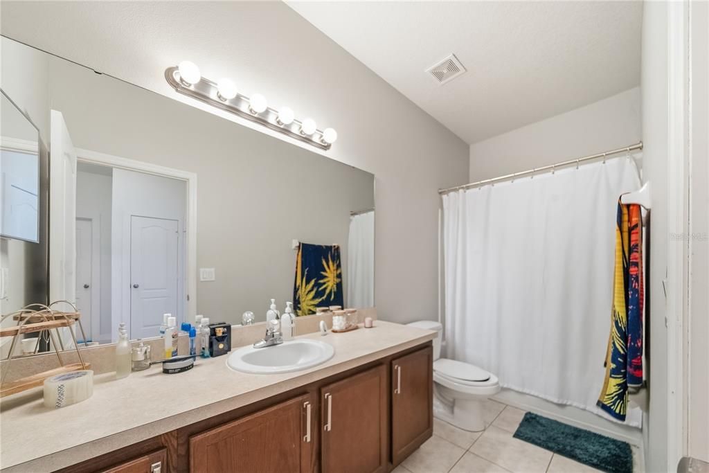 For Sale: $370,000 (3 beds, 2 baths, 1614 Square Feet)