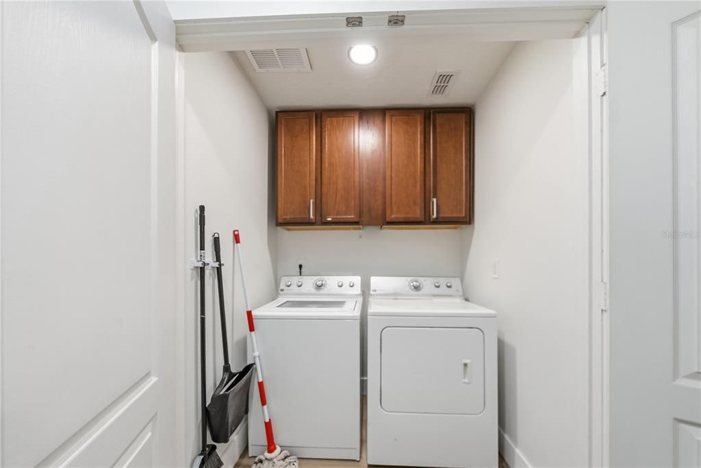 For Sale: $370,000 (3 beds, 2 baths, 1614 Square Feet)